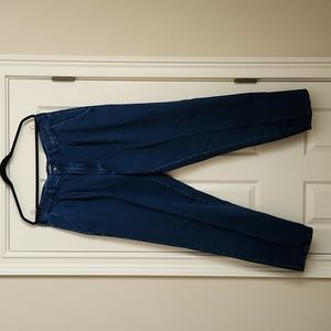 Pleated relaxed fit jeans